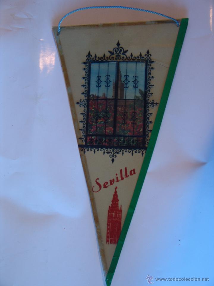 Bandierine di collezione: BANDERIN DE SEVILLA LAS VENTANAS SE ABREN MUY BONITO A&Ntilde;OS 70