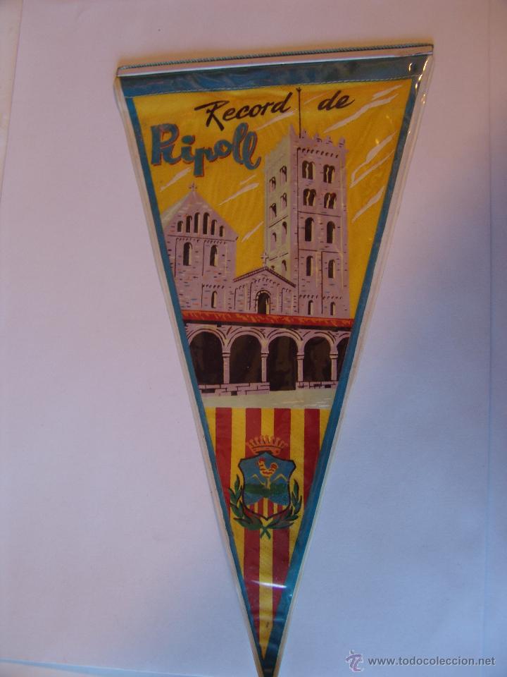 Collection pennants: BANDERIN DE RIPOLL A&Ntilde;OS 60-70
