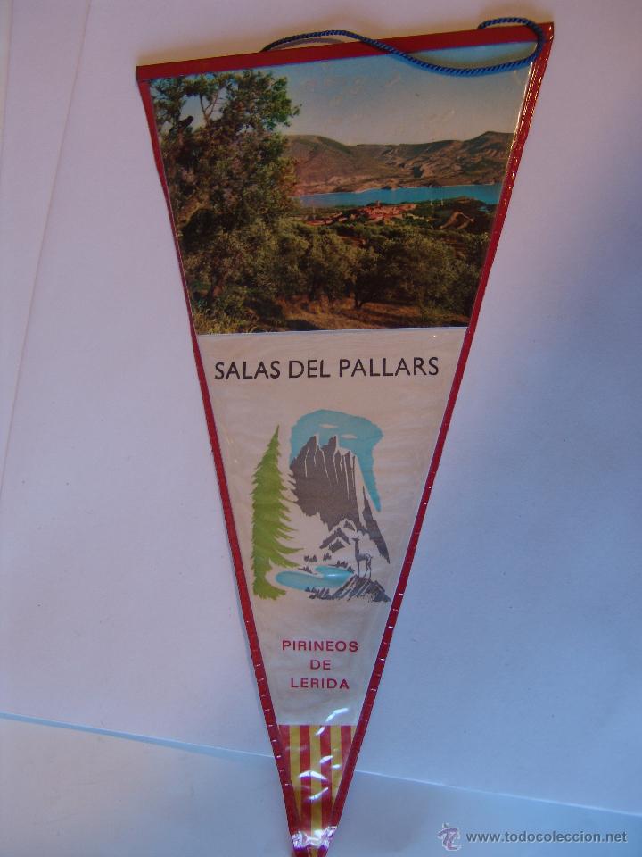 Bandierine di collezione: BANDERIN DE SALAS DEL PALLARS A&Ntilde;OS 60-70