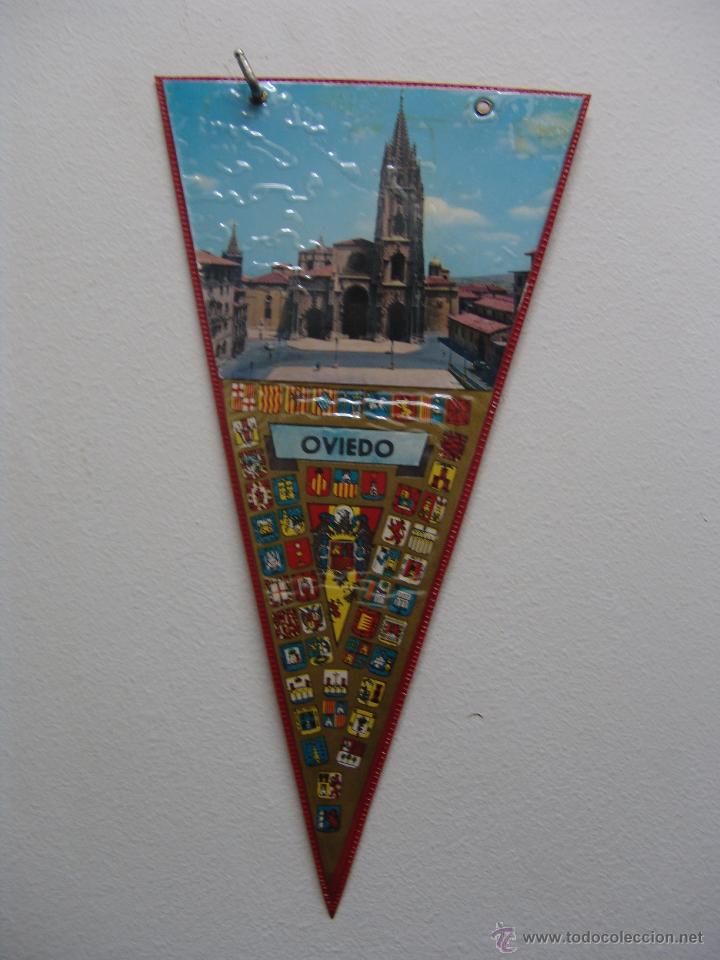 Collection pennants: BANDERIN DE OVIEDO A&Ntilde;OS 60-70