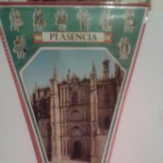 Banderines de colección: ANTIGUO BANDERÍN DE PLASENCIA, PLASTIFICADO. Lote 53034969