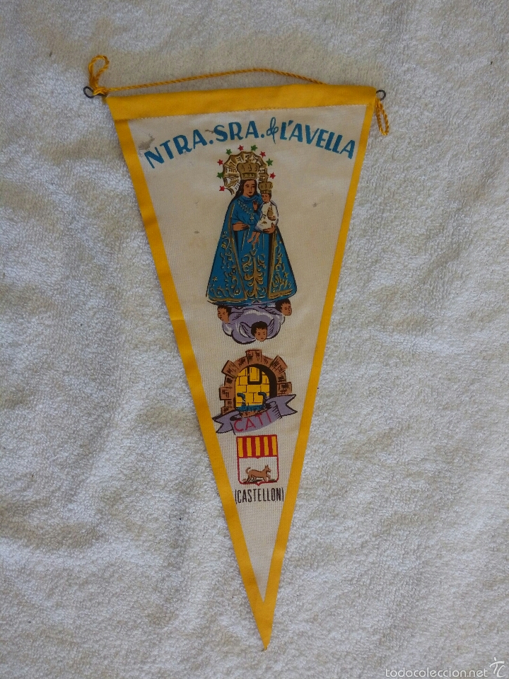 Sammlung von Wimpeln: BANDER&Iacute;N LONA NTRA. SRA. DE L'AVELLA CASTELL&Oacute;N A&Ntilde;OS 60