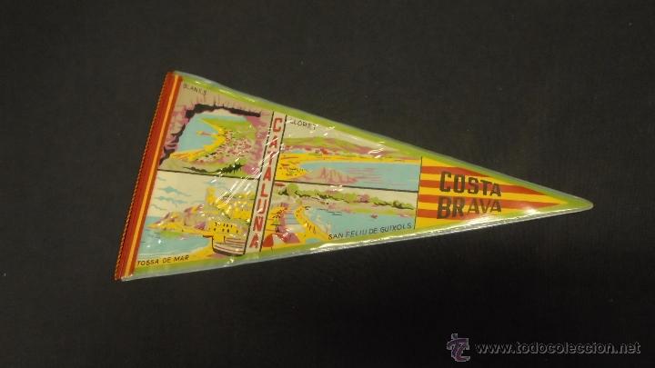 Collection pennants: BANDERIN - CATALUNYA - COSTA BRAVA - APROX. 28 CM X 15 CM.