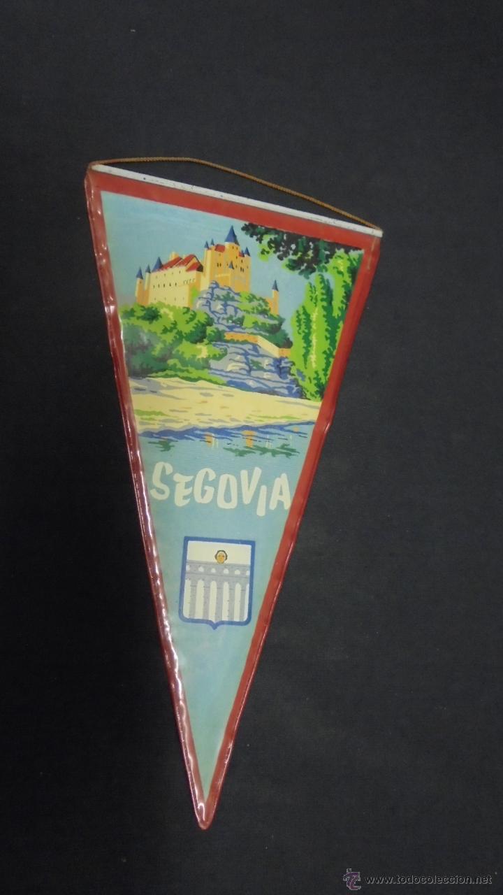 Collection pennants: BANDERIN - SEGOVIA - APROX. 28 CM X 15 CM.