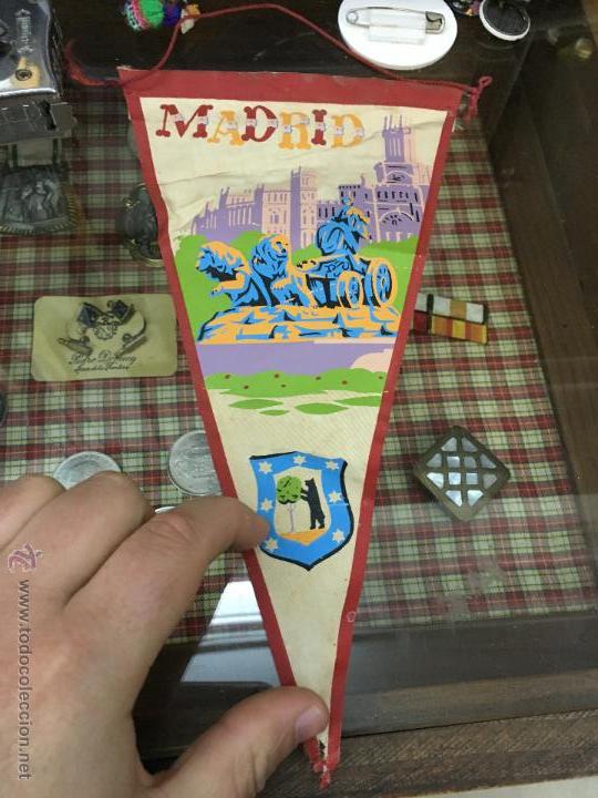 Fanions de collection: ANTIGUO BANDERIN DE MADRID