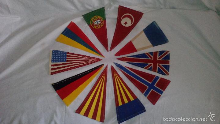 Sammlung von Wimpeln: LOTE 10 BANDERINES LONA BANDERAS DE PA&Iacute;SES Y BANDERAS (CATALANA Y VALENCIANA) A&Ntilde;OS 60
