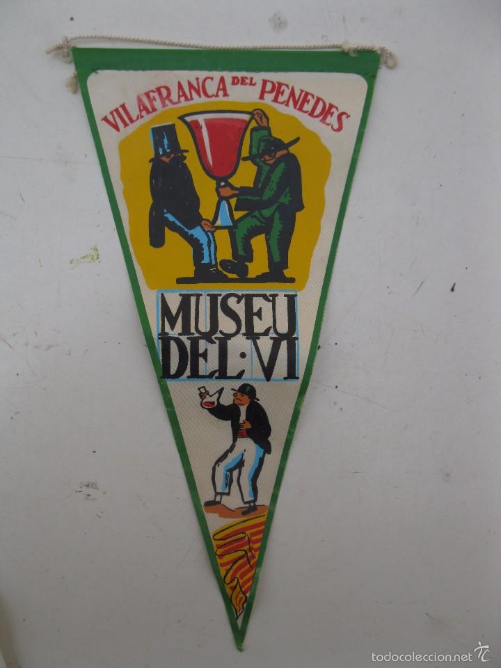 Sammlung von Wimpeln: ANTIGUO BANDER&Iacute;N DEL MUSEU DEL VI DE VILAFRANCA DEL PENEDES.