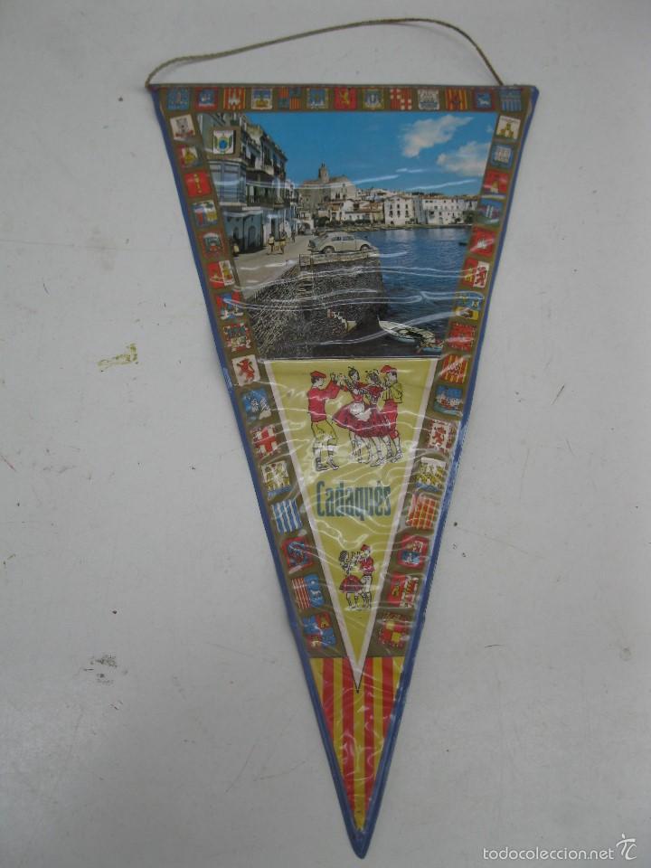Sammlung von Wimpeln: ANTIGUO BANDER&Iacute;N DE CADAQU&Eacute;S.