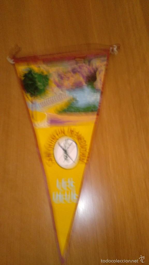 Sammlung von Wimpeln: BANDERIN SAN QUINTIN DE MEDIONA-- LES DEUS