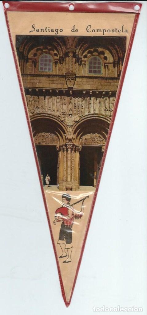 Banderines de colecci&oacute;n: ANTIGUO BANDERIN DE PLASTICO DE - SANTIAGO DE COMPOSTELA