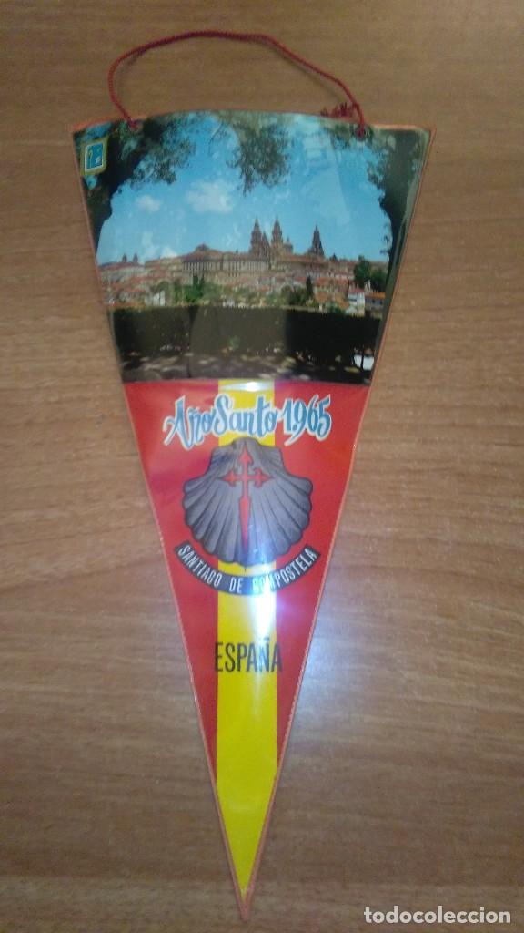 Sammlung von Wimpeln: BANDERIN A&Ntilde;O SANTO 1965--- SANTIAGO DE COMPOSTELA ---- ESPA&Ntilde;A