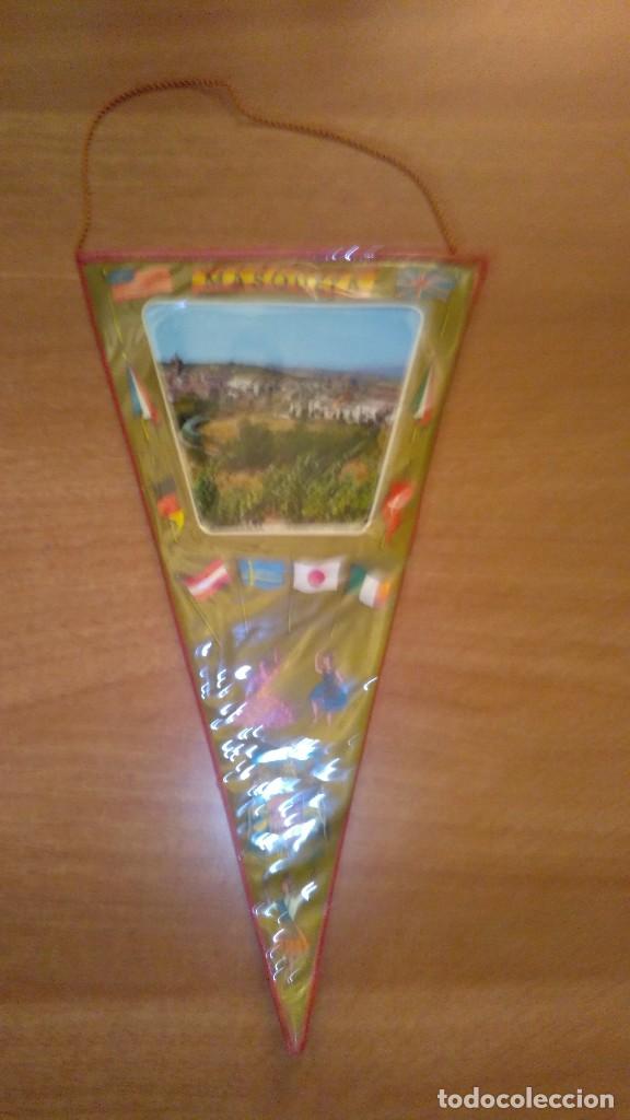 Sammlung von Wimpeln: BANDERIN DE MAQUEFA