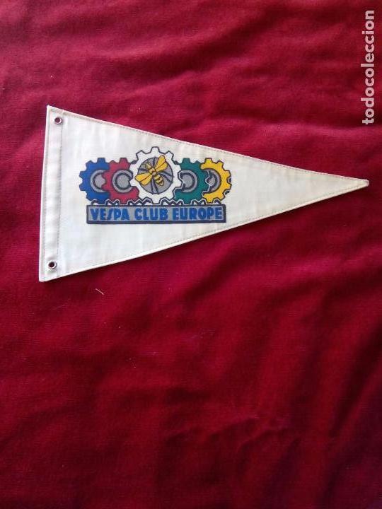 Fanions de collection: vespa club europe europa plastico duro 27 cm