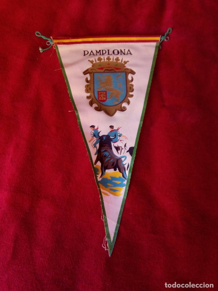 Sammlung von Wimpeln: banderin pamplona a&ntilde;os 50 60 27 cm