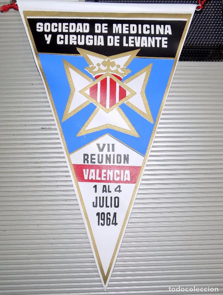 Fanions de collection: BANDERIN. SOCIEDAD DE MEDICINA Y CIRUGIA DE LEVANTE. VII REUNION. VALENCIA.JUNIO 1964. 22 X 11 CM