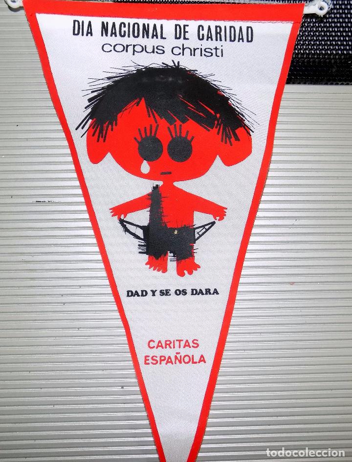 Fanions de collection: BANDERIN. DIA NACIONAL DE CARIDAD. CORPUS CHRISTI. 22 X 10 CM