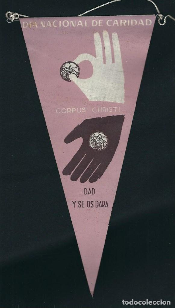 Fanions de collection: AG 50 - ANTIGUO BANDERIN EN TELA  DIA NACIONAL DE CARIDAD A&Ntilde;OS 60