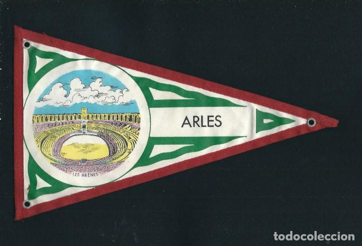 Fanions de collection: R 50 - ANTIGUO BANDERIN DE ARLES  - DOS CARAS