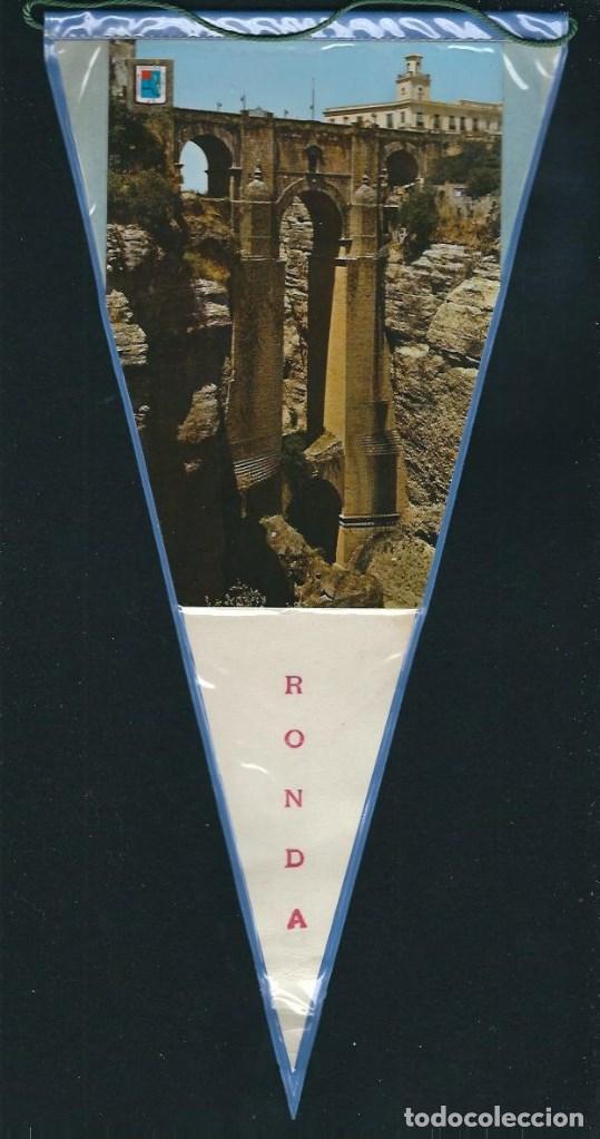 Bandierine di collezione: R 50 - ANTIGUO BANDERIN DE PLASTICO - RONDA