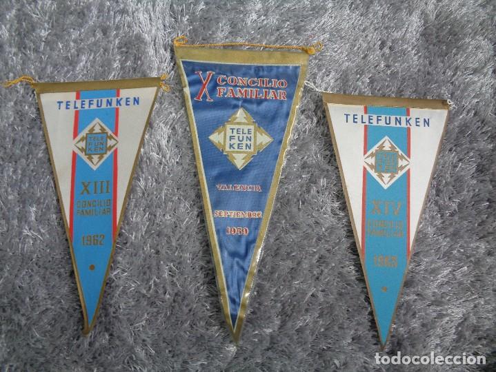 Bandierine di collezione: 3 ANTIGUOS BANDERIN -ES CON PUBLICIDAD DE TELEFUNKEN - CONCILIO FAMILIAR -1959-1962-1963 MIDE 28 CM