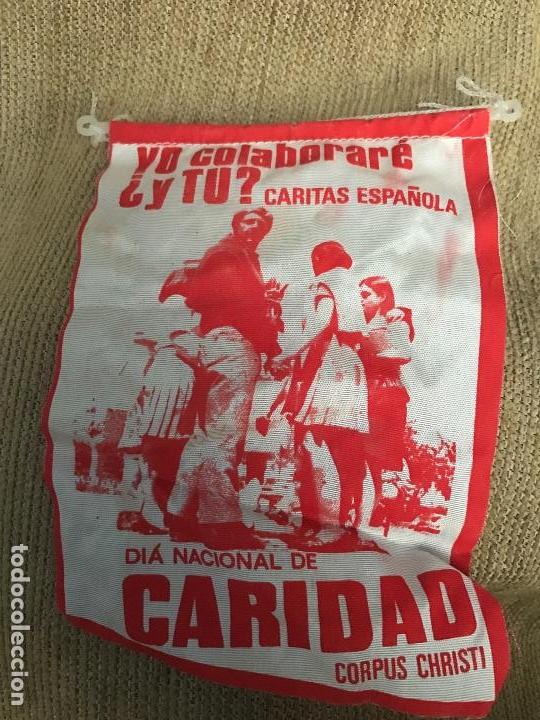 Bandierine di collezione: ANTIGUO BANDER&Iacute;N CARITAS ESPA&Ntilde;OLA CORPUS CHRISTI