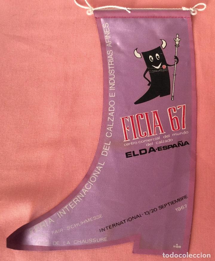 Banderines de colecci&oacute;n: BANDER&Iacute;N DE TELA FORMA DE BOTA FERIA INTERNACIONAL CALZADO FICIA 67 SEPTIEMBRE 1967 ELDA. ALICANTE.