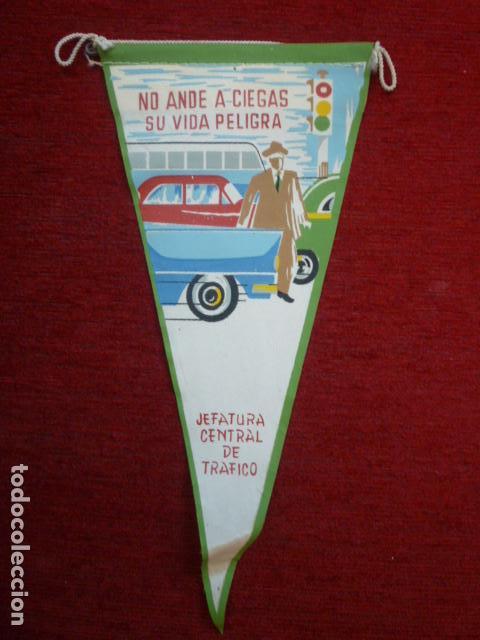 Collection pennants: BANDER&Iacute;N DIA INTERNACIONAL SIN ACCIDENTES. A&Ntilde;O 1961.