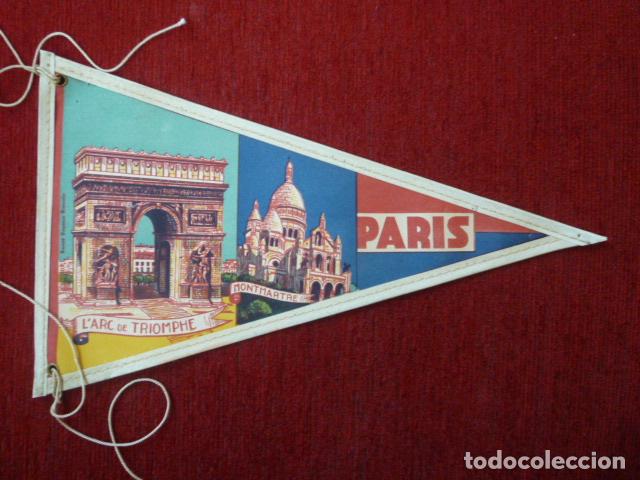 Collection pennants: BANDER&Iacute;N PARIS.
