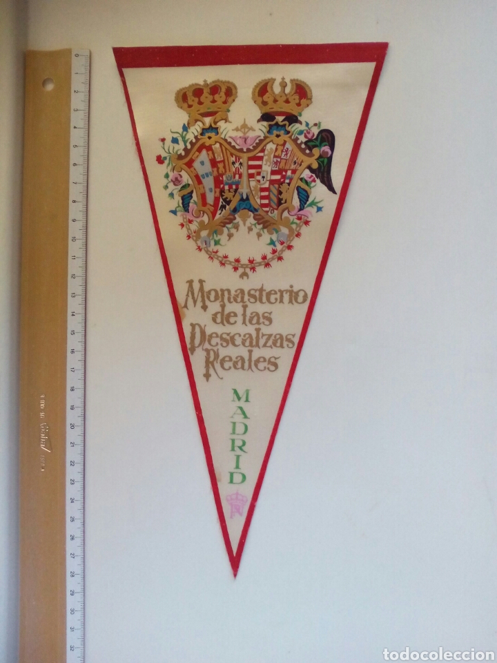 Sammlung von Wimpeln: BANDER&Iacute;N MONASTERIO DE LAS DESCALZAS REALES MADRID