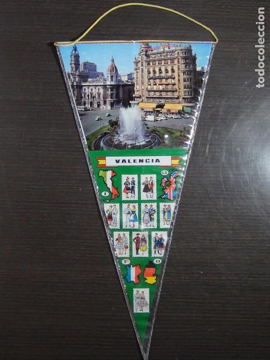Collection pennants: Banderin de Valencia con el Aguila de San Juan