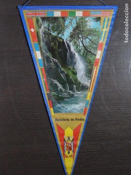 Collection pennants: Banderin del Monasterio de Piedra con el Aguila de San Juan