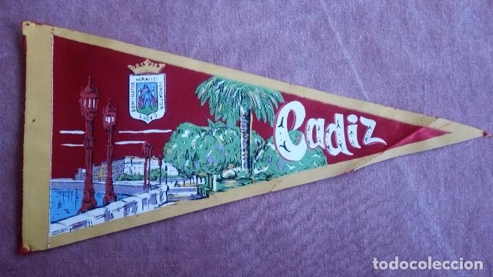 Collection pennants: BANDERIN CADIZ , MEDIDAS 26 X 14 CM