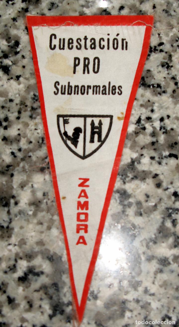 Fanions de collection: Bander&iacute;n Cuestaci&oacute;n Pro Subnormales Zamora