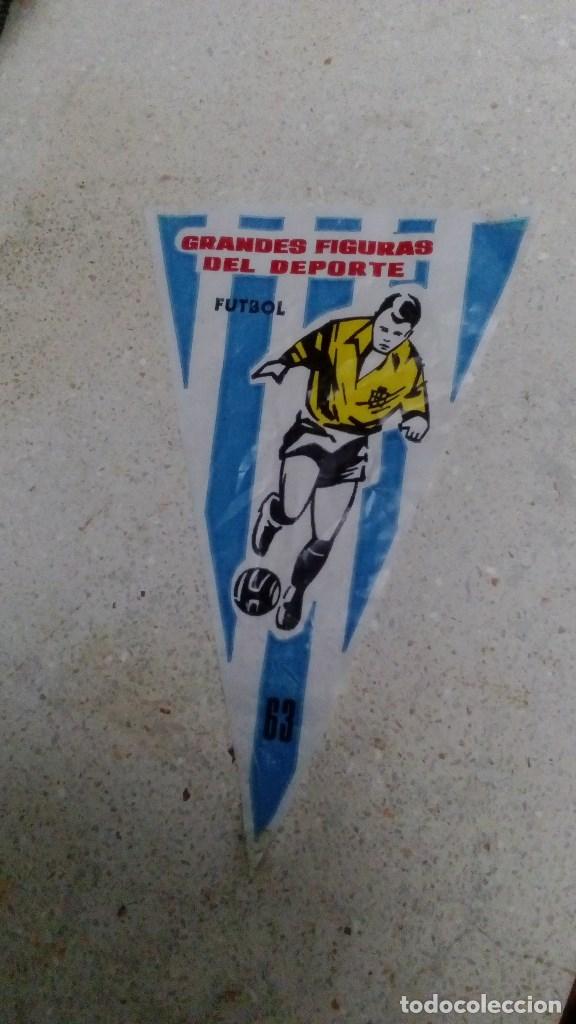Fanions de collection: BANDERIN ANTIGUO GRANDES FIGURAS DEL DEPORTE FUTBOL 63 ES DE PLASTICO 15 CMS. ALTO X 10 LARGO