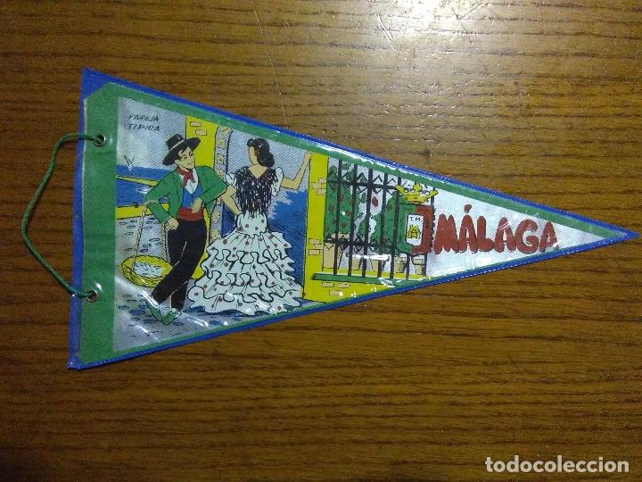 Galhardetes de cole&ccedil;&atilde;o: BANDERIN MALAGA_PAREJA TIPICA_A&Ntilde;OS 70 COMO NUEVO!!!