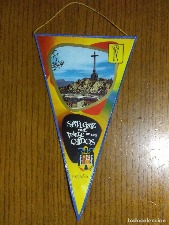 Galhardetes de cole&ccedil;&atilde;o: BANDERIN: SAN LORENZO DEL ESCORIAL_SANTA CRUZ DEL VALLE DE LOS CAIDOS_a&ntilde;os 60-70 COMO NUEVO!!!