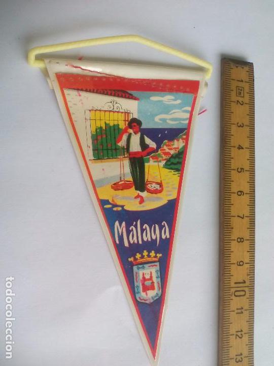 Fanions de collection: Bander&iacute;n de M&aacute;laga, con el Cenachero. A&ntilde;os 50-60