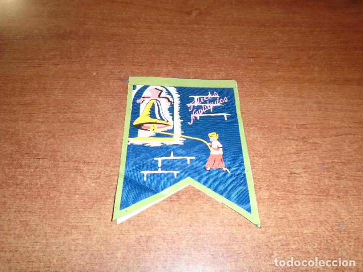 Banderines de colecci&oacute;n: ANTIGUO BANDER&Iacute;N FELICES NAVIDADES, MONAGUILLO TOCANDO LA CAMPANA
