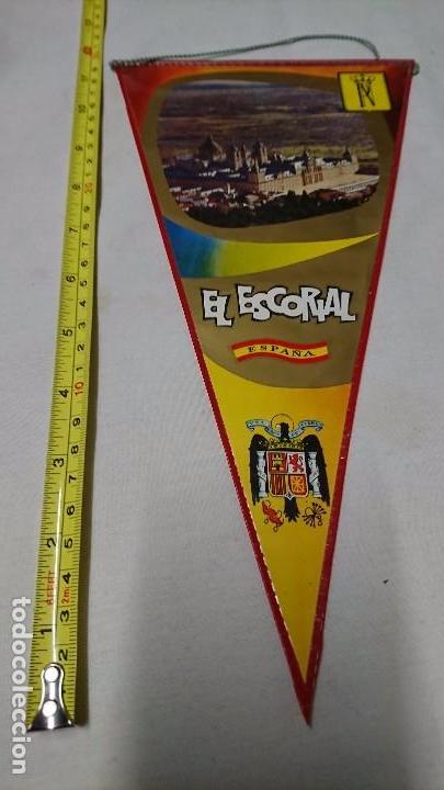 Fanions de collection: ANTIGUO BANDERIN DE EL ESCORIAL