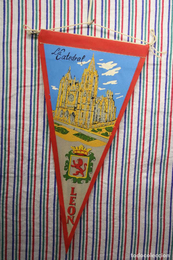 Banderines de colecci&oacute;n: BANDERIN DE LEON, LA CATEDRAL - Foto 2
