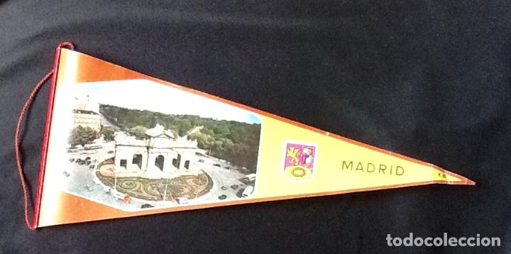 Collection pennants: BANDERIN MADRID A&Ntilde;OS 60. EL ENVIO ESTA INCLUIDO.