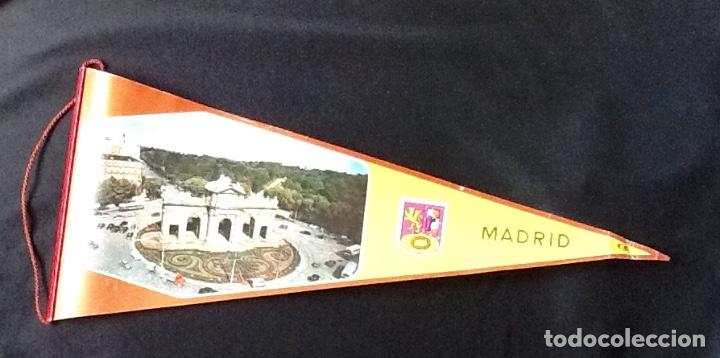 Collection pennants: BANDERIN MADRID A&Ntilde;OS 60. EL ENVIO ESTA INCLUIDO.