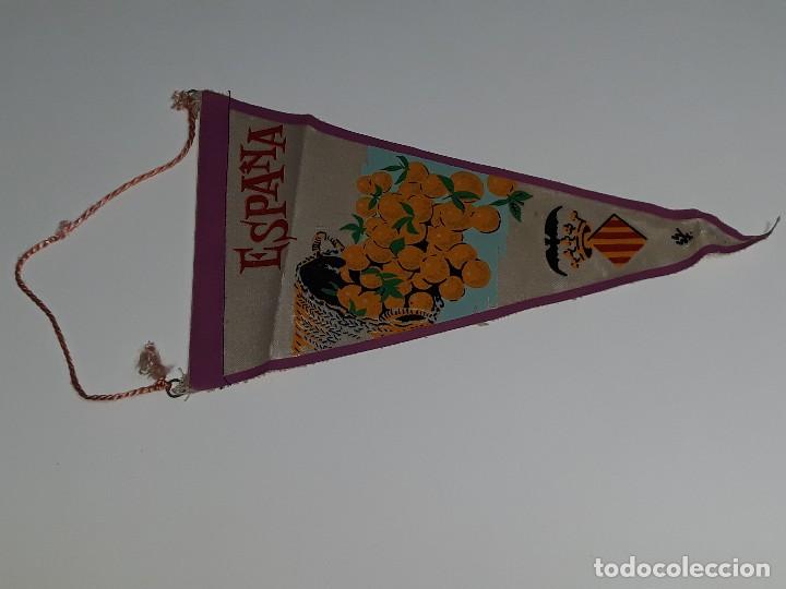 Collection pennants: ANTIGUO BANDERIN ESPA&Ntilde;A - BARCELONA A&Ntilde;OS 60