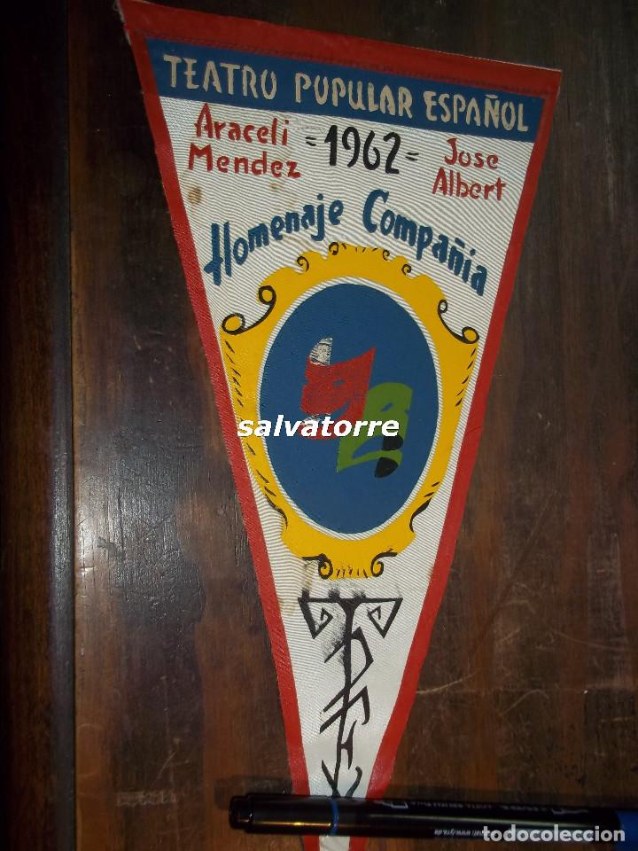 Bandierine di collezione: BANDERIN TEATRO POPULAR ESPA&Ntilde;OL.ARACELI MENDEZ.JOSE ALBERT.1962.HOMENAJE COMPA&Ntilde;IA