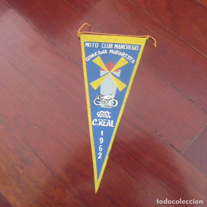Sammlung von Wimpeln: banderin motoclub manchego, motorista