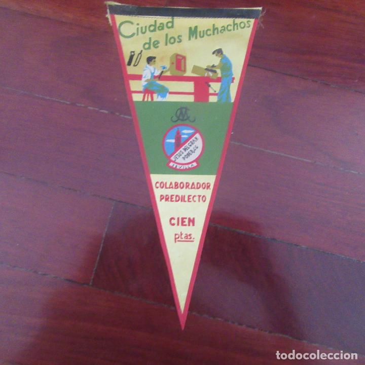 Sammlung von Wimpeln: banderin ciudad de los muchachos, sevilla