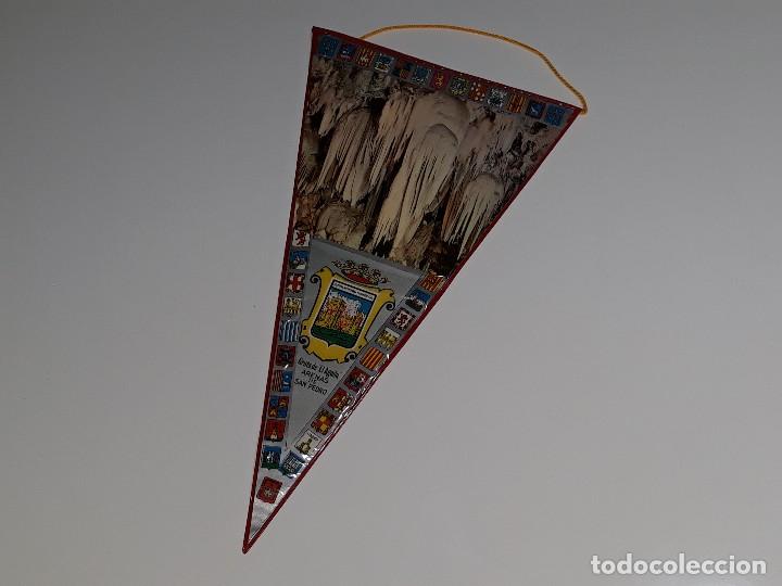 Banderines de colecci&oacute;n: ANTIGUO BANDERIN RECUERDO DE LA GRUTA DEL AGUILA ARENAS AVILA  DE SAN PEDRO A&Ntilde;OS 60
