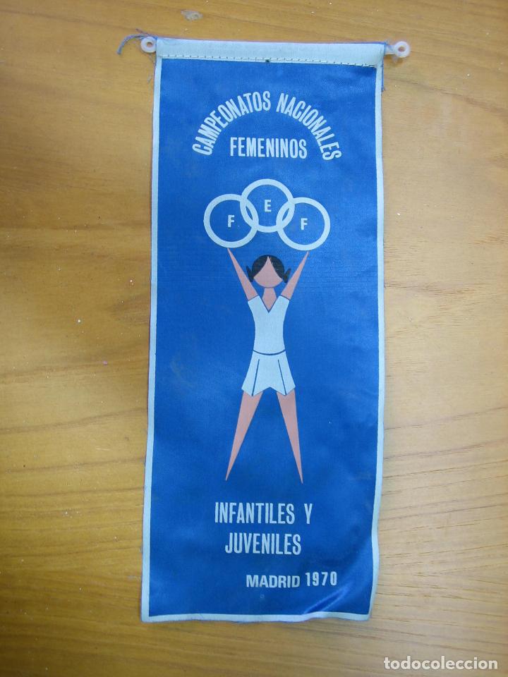 Galhardetes de cole&ccedil;&atilde;o: Antiguo banderin. Campamentos Nacionales Femeninos F.E.F. Infantiles y juveniles. Madrid 1970