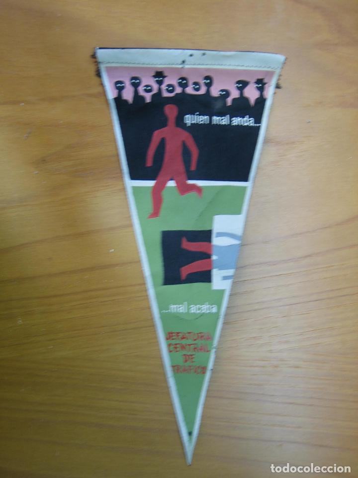 Fanions de collection: Antiguo banderin. Jefatura central de Trafico