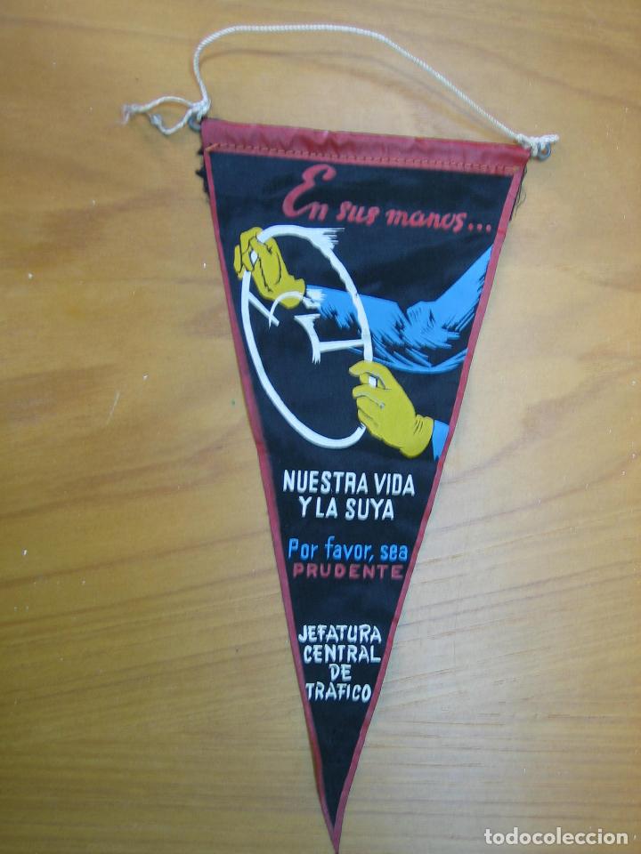 Banderines de colecci&oacute;n: Antiguo banderin. Jefatura central de Trafico